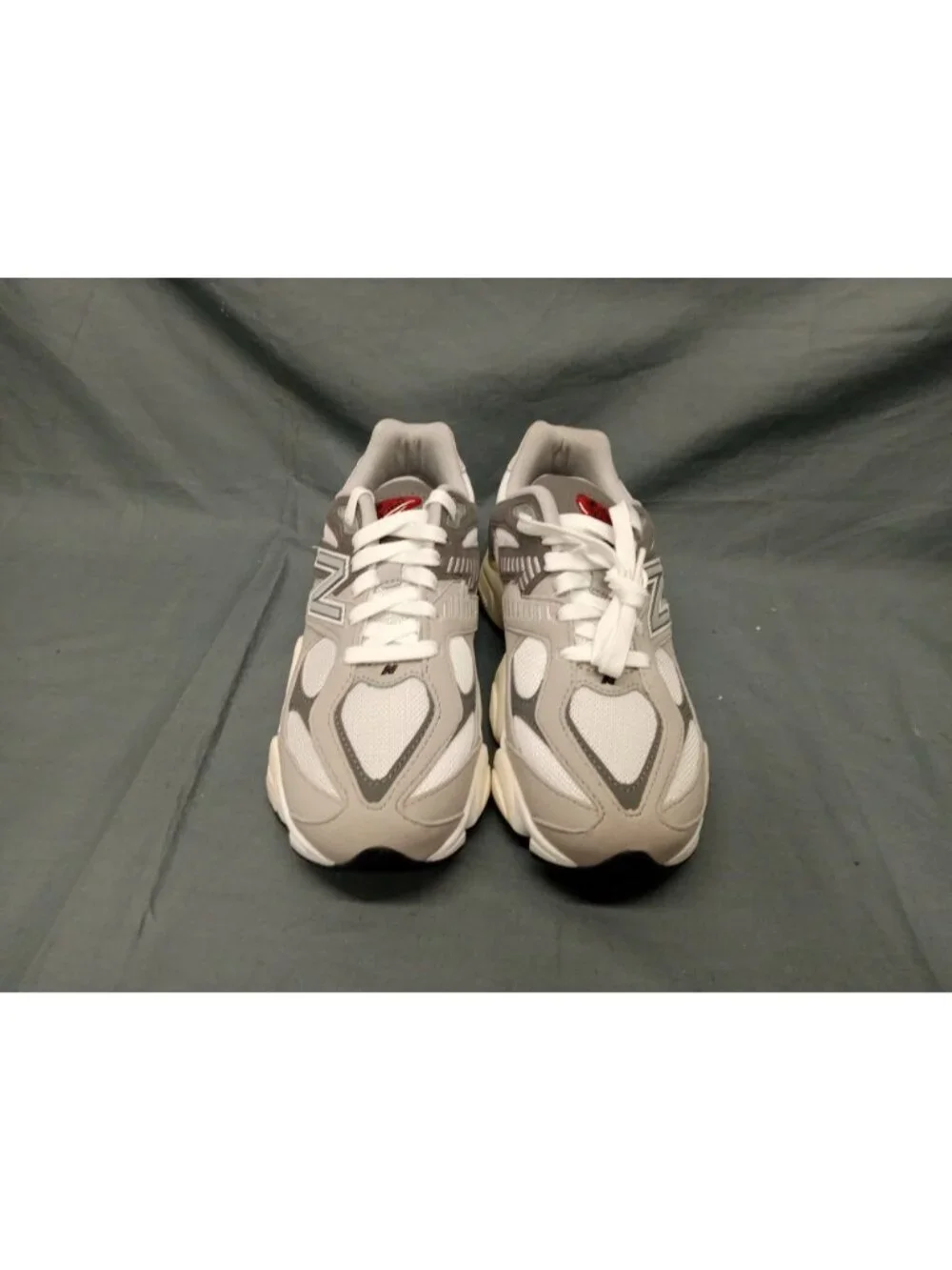 New Balance 9060 Sneakers U9060GRY Grey Men's Size 8 NEW NO BOX!